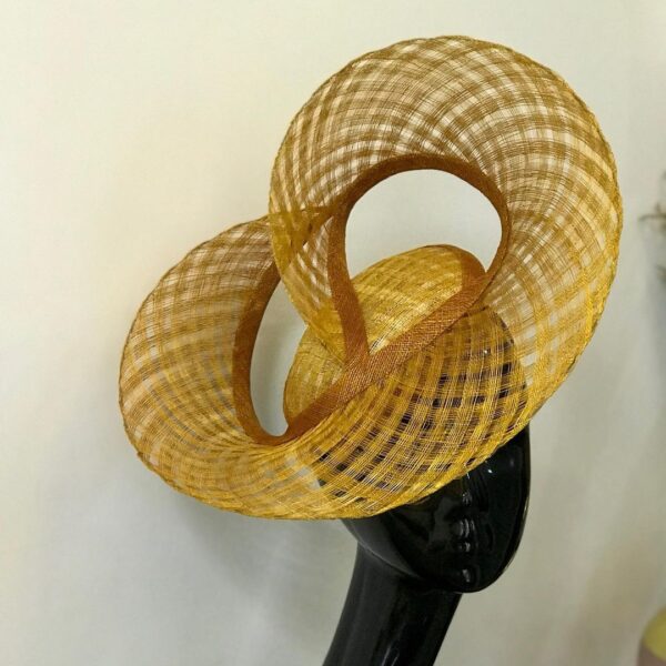 Goldie Swirl Fascinator